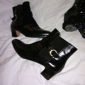 Like NWOT/VINTAGE Salvatore Ferragamo bOOTS